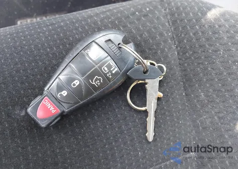 2013 Dodge Grand Caravan Sxt из США, поврежденный, VIN 2C4RDGCG3DR538300